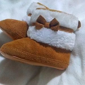 Infant boots 6-9 months